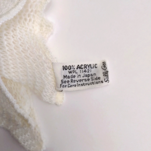 Sally Gee square lace scarf WLP11421 - Picture 2 of 3